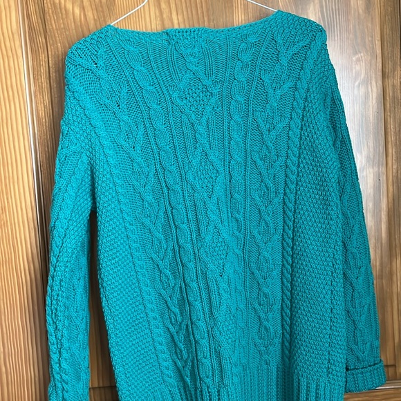 Ladies size Medium sweater purchased in Ireland.🇮🇪 - Picture 3 of 4